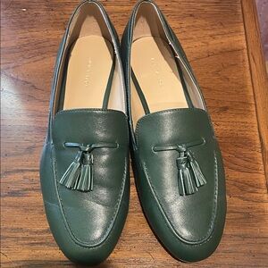 Ann Taylor Green Leather Tassel Loafers size 8.5